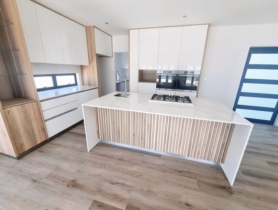 To Let 4 Bedroom Property for Rent in Sandown Western Cape